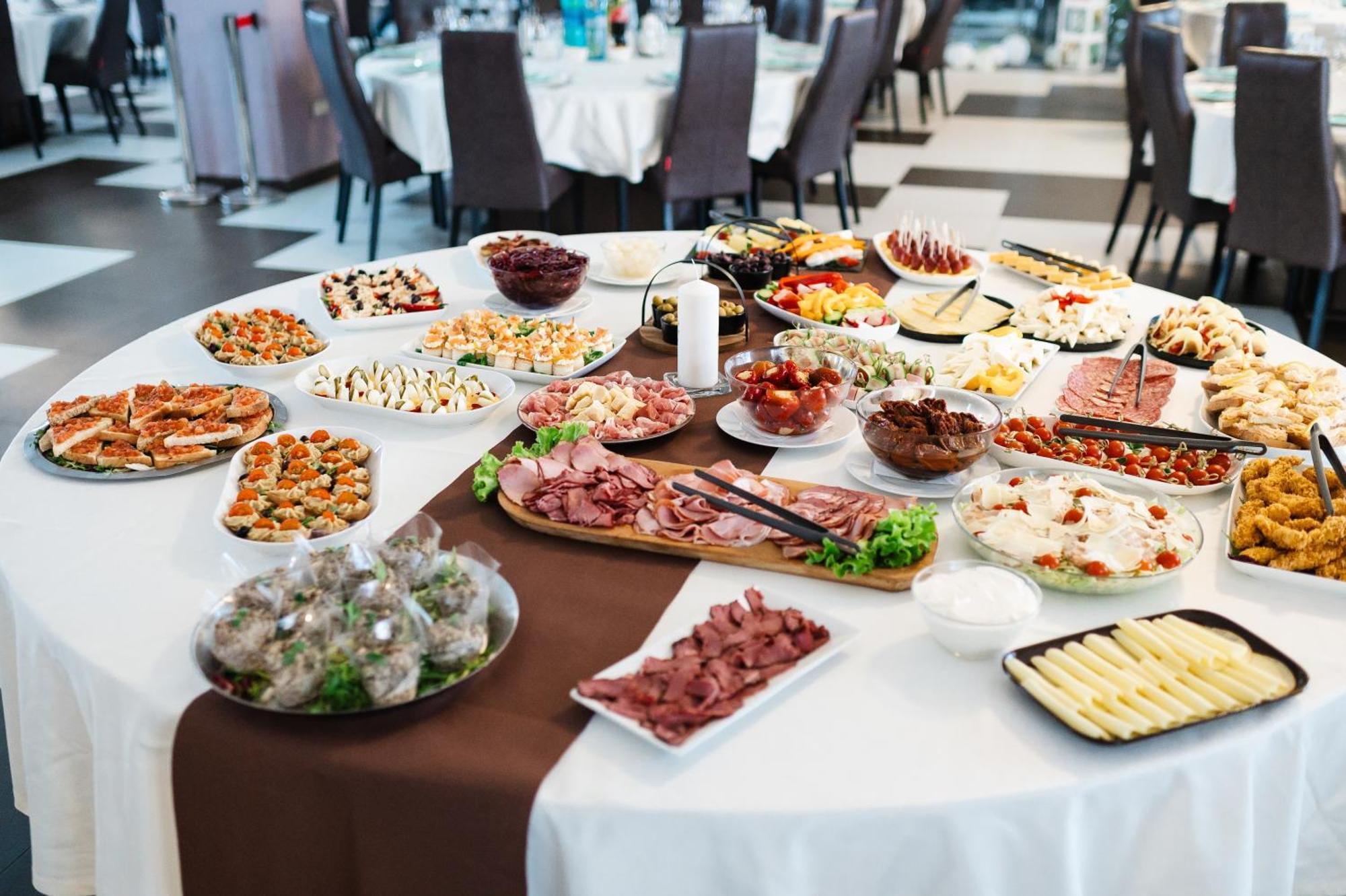 Hotel Eden Garden Spa Câmpulung Moldovenesc Dış mekan fotoğraf