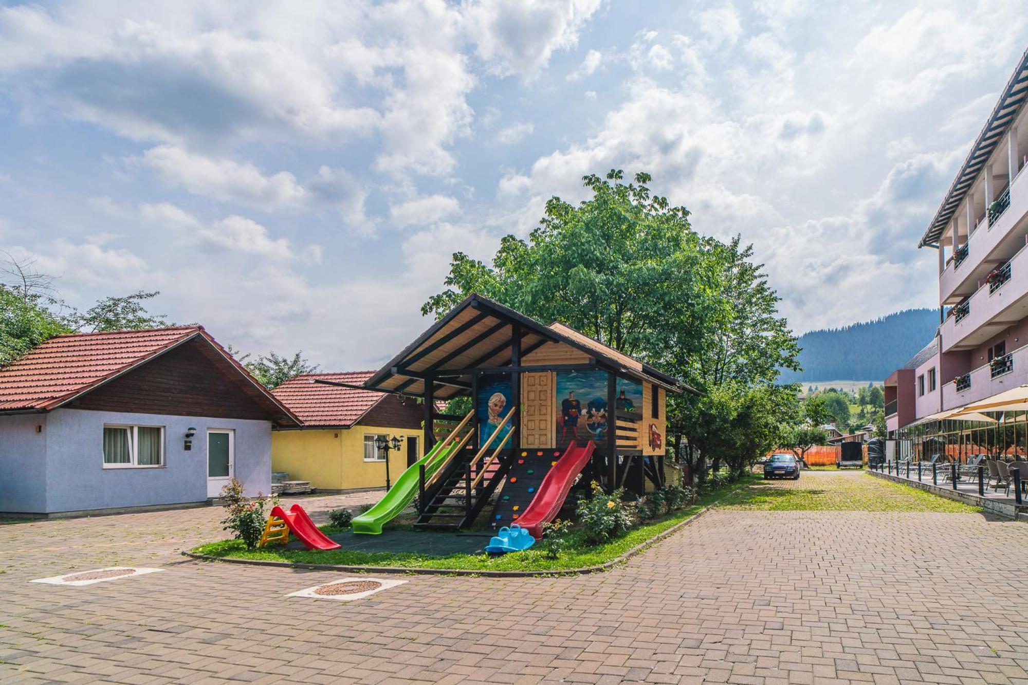 Hotel Eden Garden Spa Câmpulung Moldovenesc Dış mekan fotoğraf